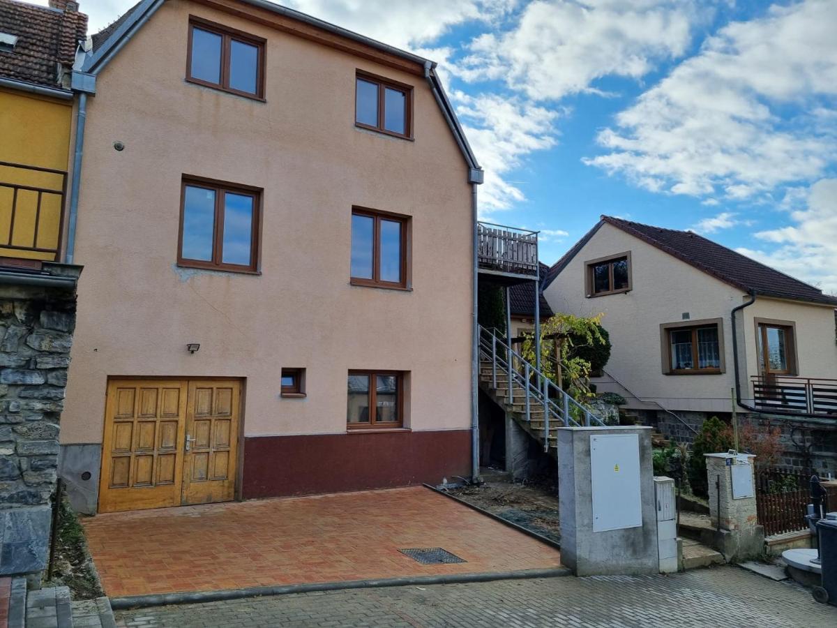 Utulne Studio U Marianskeho Udoli V Brne - Lisni Brünn Exterior foto